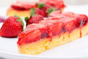 Strawberry halaya cake