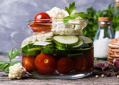 Mga Recipe ng Cauliflower Salad para sa Taglamig: 5 Mga Paraan upang mapanatili ang Tag-init