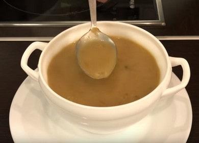 Ароматна гъбена супа, приготвена от сушени гъби от свинско месо: рецепта със стъпка по стъпка снимки.