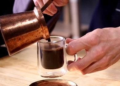 Come preparare correttamente il caffè in Turk: una ricetta con una foto.