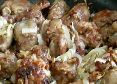 Fried Chicken Liver na may Mga Sibuyas - Isang Simpleng Araw-araw na Pagkain