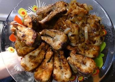 Masarap na geranium pike sa isang pan: isang recipe na may mga sunud-sunod na mga larawan at video.