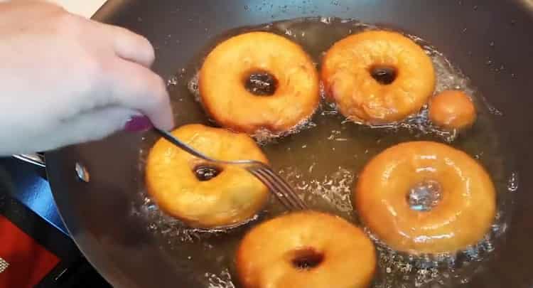 Mga donut sa gatas: isang hakbang-hakbang na recipe gamit ang isang larawan