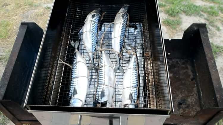 Masarap Hot Pinausukang Mackerel - Ang Pinakamabilis na Recipe