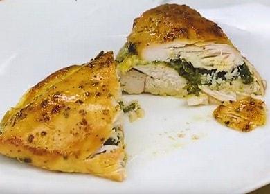 Pollo appetitoso con spinaci: cuocere secondo una ricetta passo dopo passo con una foto.