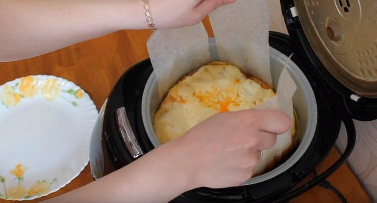 Rimuovere con cura le lasagne dal multicucina.