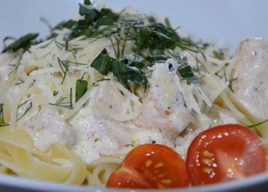 Appetitosa pasta con pesce rosso in salsa cremosa: cuocere secondo la ricetta, vedere foto passo-passo.