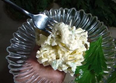 Deliziosa ricetta per insalata di sedano piccioli: cucinare con foto passo dopo passo.