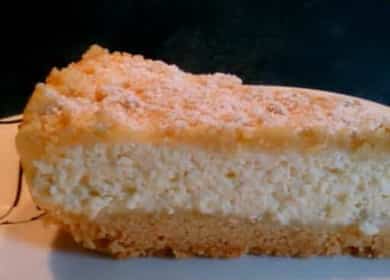 Νόστιμο βασιλικό τυρί cheesecake σε μια αργή κουζίνα σύμφωνα με μια συνταγή βήμα προς βήμα με φωτογραφία