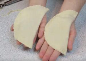 Prepariamo una pasta choux di successo per chebureks secondo una ricetta passo-passo con una foto.