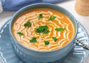 deliziosa ricetta classica di purea di zuppa di zucca