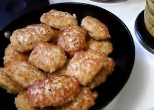 Cotolette di pollo con farina d'avena secondo una ricetta graduale con foto